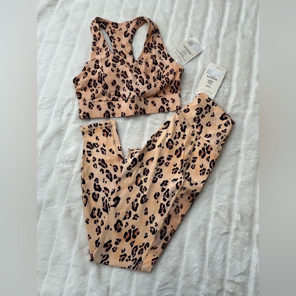 Fabletics Legging & Sports Bra SET in Desert Leopard Print